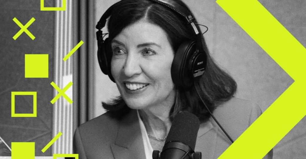 La gobernadora Kathy Hochul pide una IA ‘menos malvada’ en campaña electoral