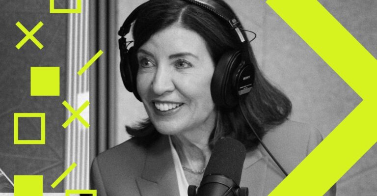 La gobernadora Kathy Hochul pide una IA ‘menos malvada’ en campaña electoral