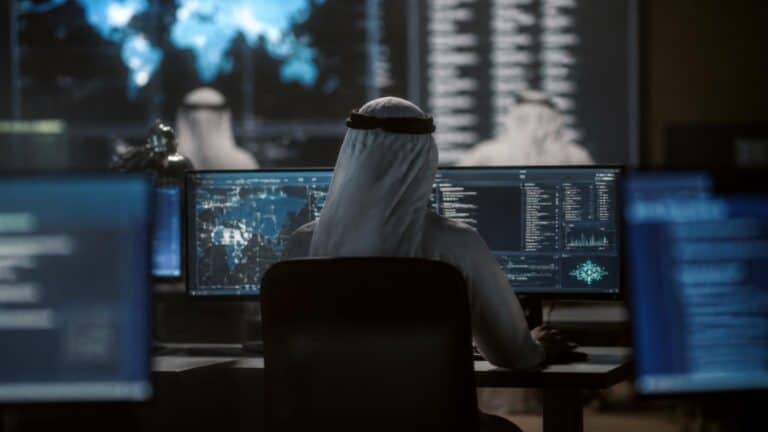 Los Emiratos combaten a hackers de IA con IA propia