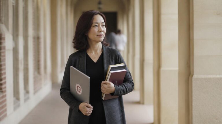 Fei-Fei Li, influyente en IA: liderazgo y visión educativa