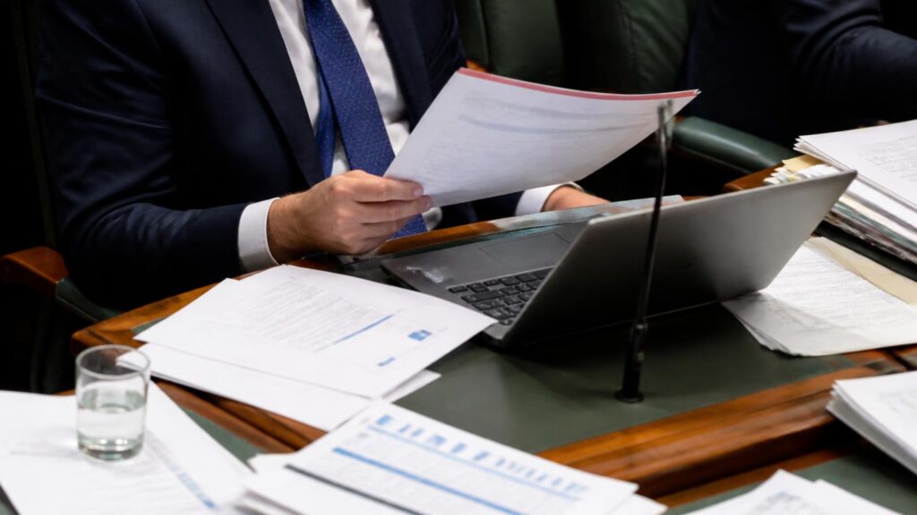 Misinformation y alucinaciones de IA en el parlamento australiano