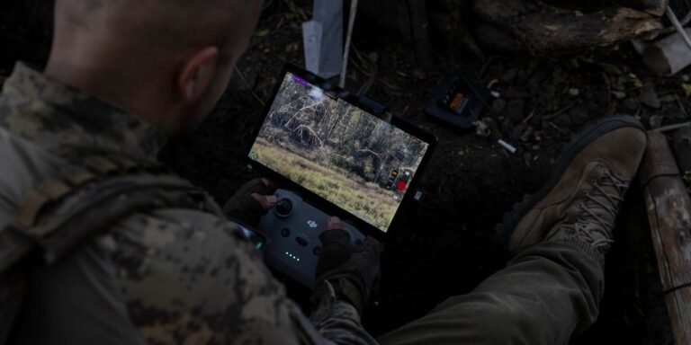 Starlink y tecnología de EE. UU. en la guerra de drones de Ucrania generan vulnerabilidad