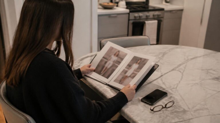 Superviviente denuncia que chatbot de Elon Musk usó sus fotos para generar imágenes ilegales